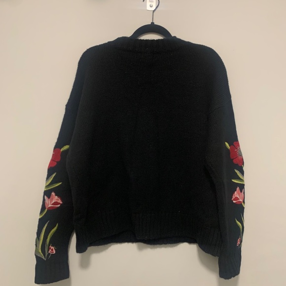 NWT Romeo & Juliet Couture Sz. M Sweater - Picture 3 of 4
